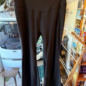 Popflex Super Sculpt Black flared legging with pockets  31” inseam 3X